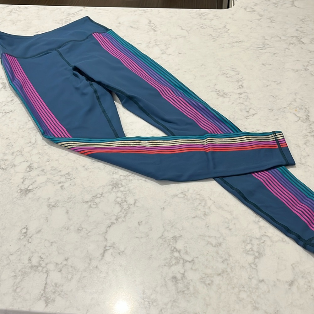 Spiritual gangster, blue leggings size small